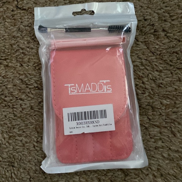 Beauty | NWT 7-Piece Eyebrow Tweezer Set - Picture 5 of 5